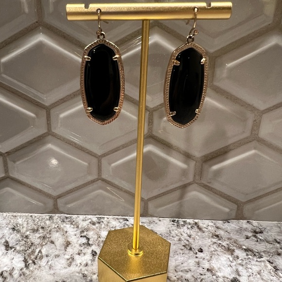 Kendra Scott Jewelry - Kendra Scott Elle gold drop earrings in black opaque glass